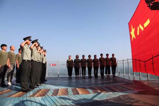 喜迎八一，向軍人致敬！馬仁奇峰面向全國軍人景區(qū)門票免費！