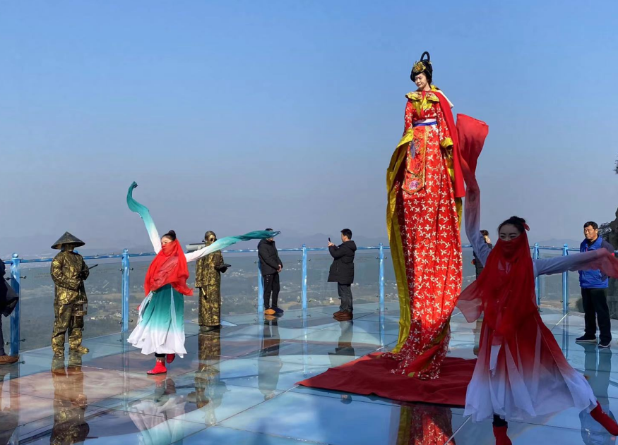 新年到！真·天空之境遇見高桿女神，千副春聯(lián)免費(fèi)送！
