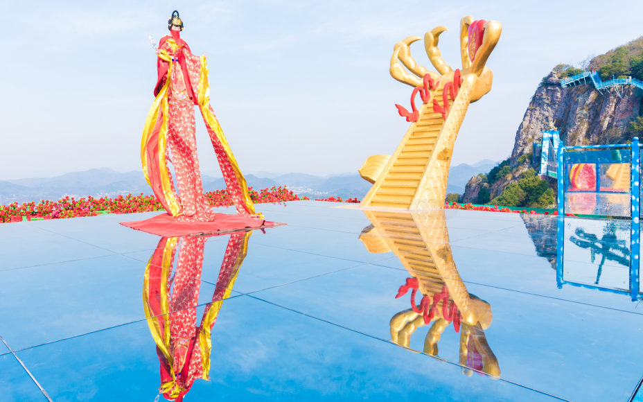 馬仁奇峰又添網(wǎng)紅打卡點(diǎn)！隨手一拍就是大片?。? /></a></div>
                    </li>
                                        <li>
                        <div   id=