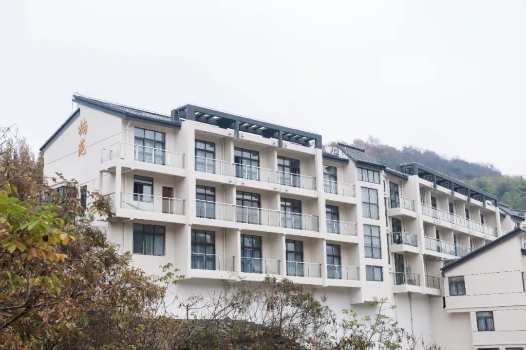 交出手機(jī)！住宿免費(fèi)！你敢挑戰(zhàn)嗎？